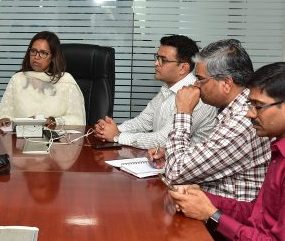 Min Varsha Gaikwad british shishta mandalsobat shikshan vishai meet 2