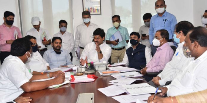 minister-dhanajay-munde-750x375