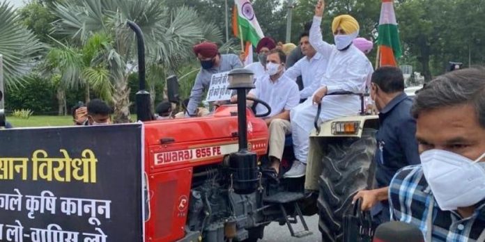 Rahul_Gandhi_tractor