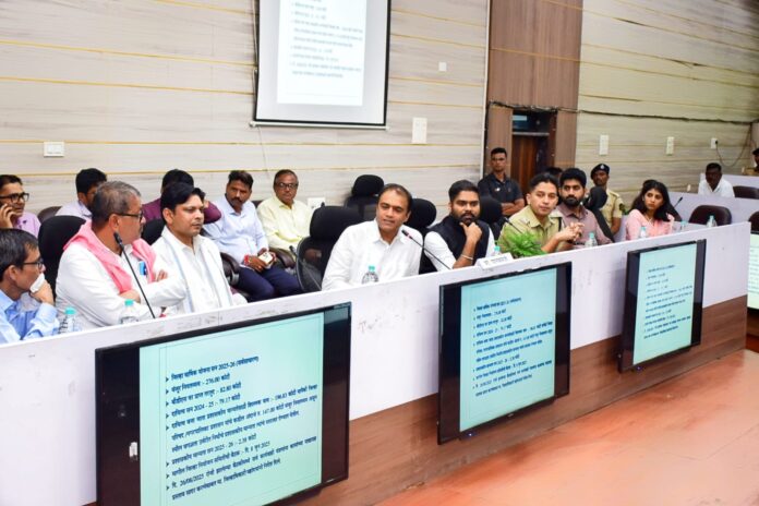 दर सोमवारी तहसील कार्यालयात जनता दरबार 02