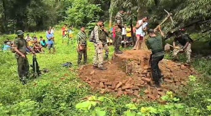 Naxal_monument