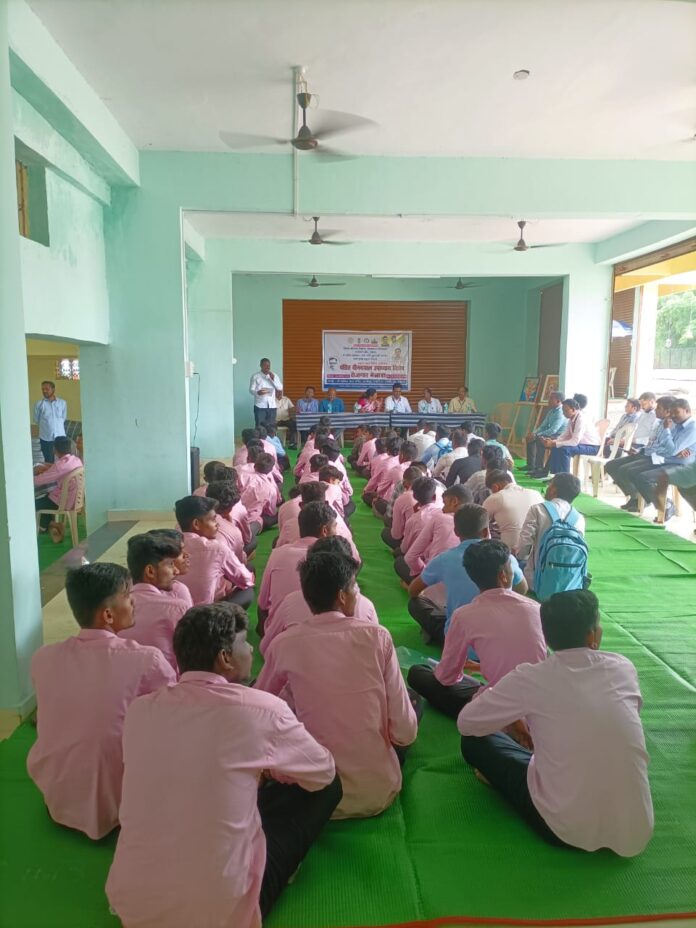 पवनी येथील विशेष रोजगार मेळाव्यात 01