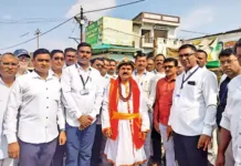 झेडपी शाळेत प्रवेशासाठी ‘वासुदेवाची’ साद! लाखनवाड्यातून पटसंख्या वाढीच्या मोहिमेचा शुभारंभ