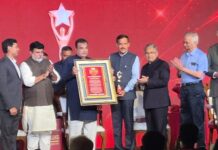 लोकेश चंद्र यांना महा आयकॉन पुरस्कार केंद्रीय मंत्री नितीन गडकरी यांच्या हस्ते प्रदान