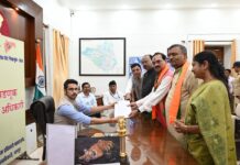 नागपूर स्थानिक प्राधिकारी मतदार संघ महाराष्ट्र विधान परिषद निवडणुकीसाठी पाच उमेदवारांचे सहा अर्ज