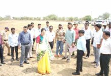 इरई नदीतील गाळ काढण्याच्या मोहिमेची जिल्हाधिकाऱ्यांकडून पाहणी