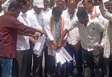 फसव्या शेतकरी कर्जमाफी जीआरची वर्ध्यात होळी