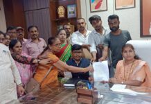 मोबाईल टॉवर उभारणी विरोधात नागरिकांचे महापौरांना निवेदन