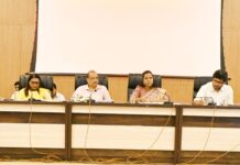 अखर्चित निधी तातडीने खर्च करून विकासकामे पूर्ण करण्याच्या जिल्हाधिकारी तृप्ती धोडमिसे यांच्या सूचना