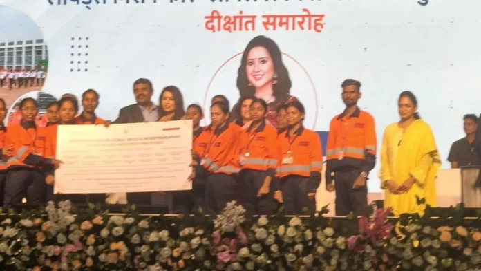 Gadchiroli-Amruta-Fadnavis-_V_jpg--1280x720-4g