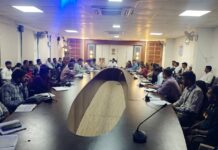 कर्जमुक्तीसाठी बायोमेट्रिक केवायसी अनिवार्य; शेतकऱ्यांनी तत्काळ प्रक्रिया पूर्ण करावी: जिल्हाधिकाऱ्यांचे आवाहन