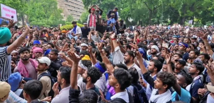 Parliament-Protest