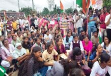 दिल्लीत आंदोलन करणाऱ्या विद्यार्थ्यांवरील लाठीमाराच्या विरोधात गडचिरोलीत आंदोलन