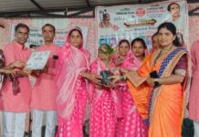 निंबा येथे जागतिक आदिवासी दिवस व अण्णाभाऊ साठे जयंतीनिमित्त कलाकारांचा मेळावा