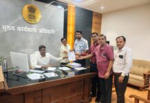 ग्रामसभेवर बहिष्कार,गोंदिया जिल्ह्यात ग्रामपंचायत अधिकारी संघटनेचे मुकाअला निवेदन