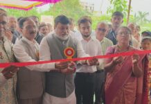नवेगाव बांध येथे ना.सावंत यांच्या हस्ते ‘पुस्तकांच्या गावाचे’ लोकार्पण