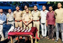 पान सेंटर फोडून १ लाख ८० रुपयांची हजारांची चोरी