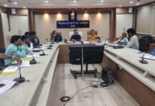 दुष्काळी उपाययोजनांच्या लाभासाठी अभ्यासपूर्ण अहवाल तयार करावा- जिल्हाधिकारी संजयसिंह चव्हाण