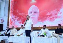 शिक्षक दिनानिमित्त खासदार राजेंद्र जैन यांच्या हस्ते प्राचार्य आणि मुख्याध्यापकांचा गौरव